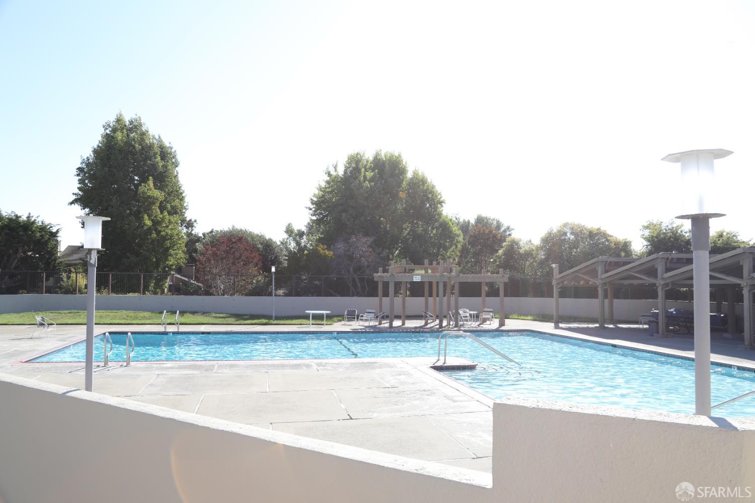 Detail Gallery Image 20 of 21 For 1117 Bismarck Ln, Alameda,  CA 94502 - 2 Beds | 1/1 Baths