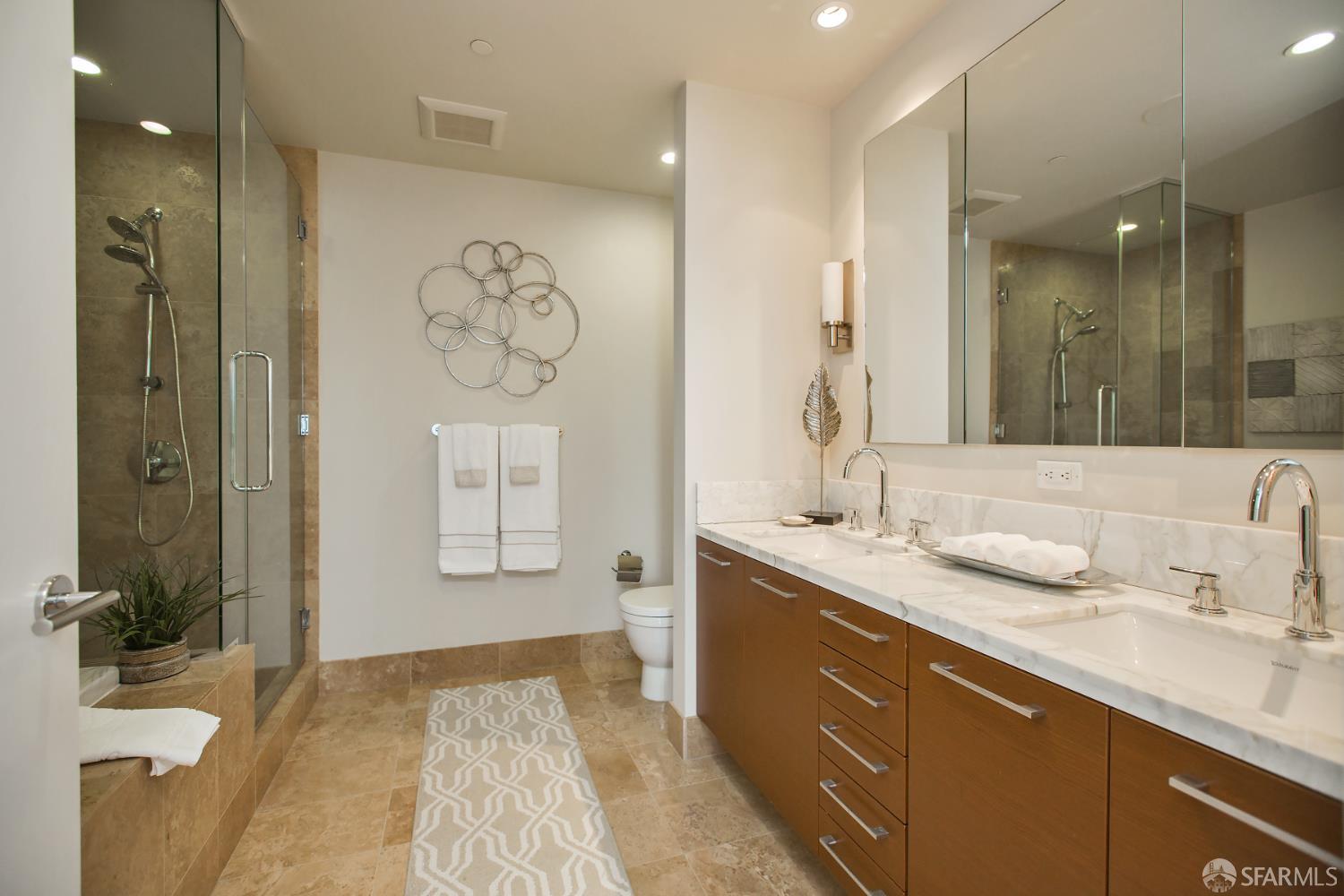 Photo #6: 425075518 Listing 