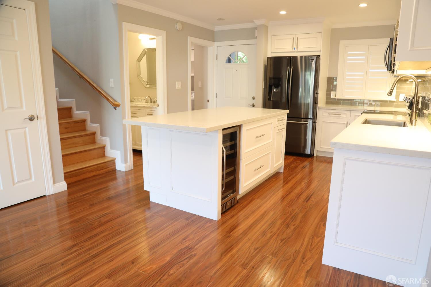 Detail Gallery Image 2 of 21 For 1117 Bismarck Ln, Alameda,  CA 94502 - 2 Beds | 1/1 Baths