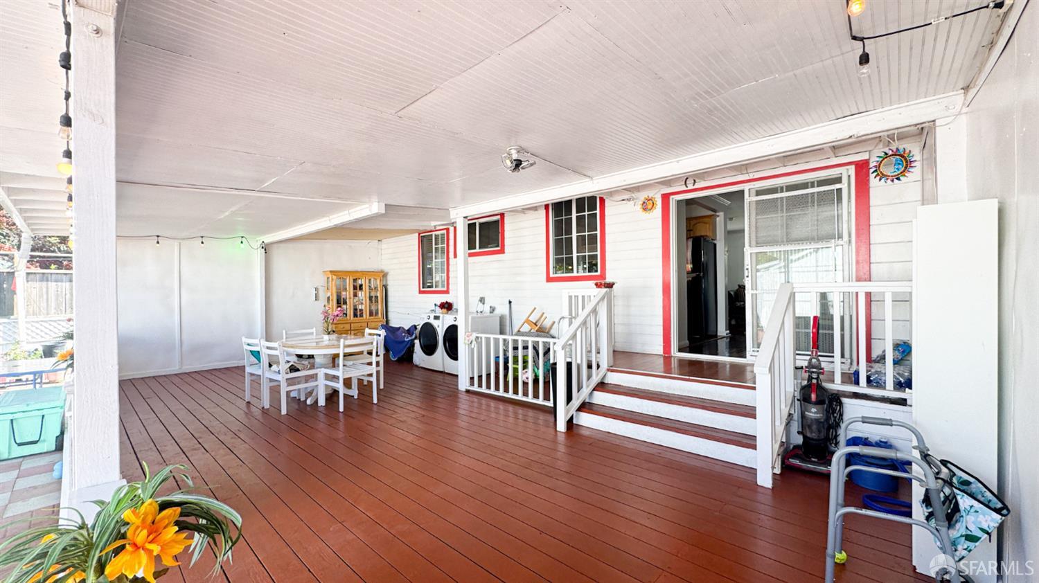 Detail Gallery Image 18 of 39 For 3071 Glendale Ave, Redwood City,  CA 94063 - 4 Beds | 2 Baths