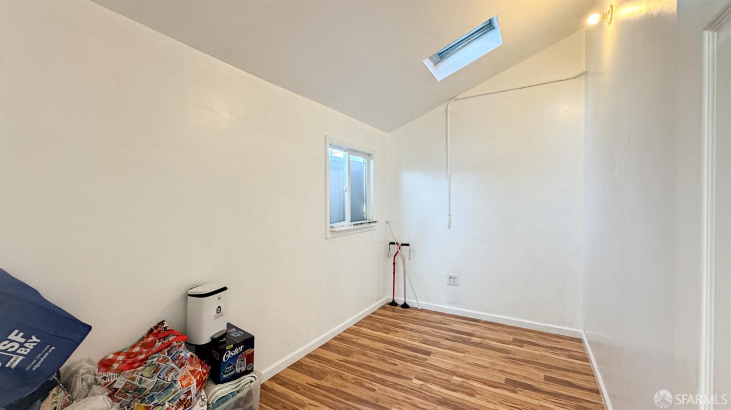 Detail Gallery Image 32 of 39 For 3071 Glendale Ave, Redwood City,  CA 94063 - 4 Beds | 2 Baths