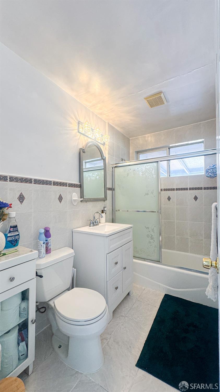 Detail Gallery Image 19 of 39 For 3071 Glendale Ave, Redwood City,  CA 94063 - 4 Beds | 2 Baths