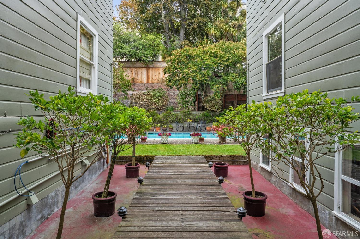 Detail Gallery Image 33 of 38 For 2760 Sacramento St #12,  San Francisco,  CA 94115 - 2 Beds | 1 Baths