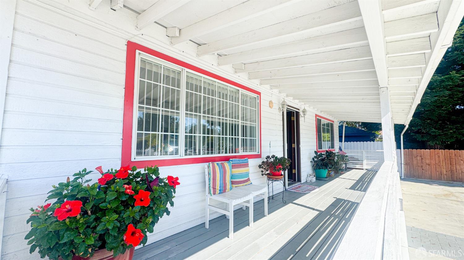 Detail Gallery Image 6 of 39 For 3071 Glendale Ave, Redwood City,  CA 94063 - 4 Beds | 2 Baths