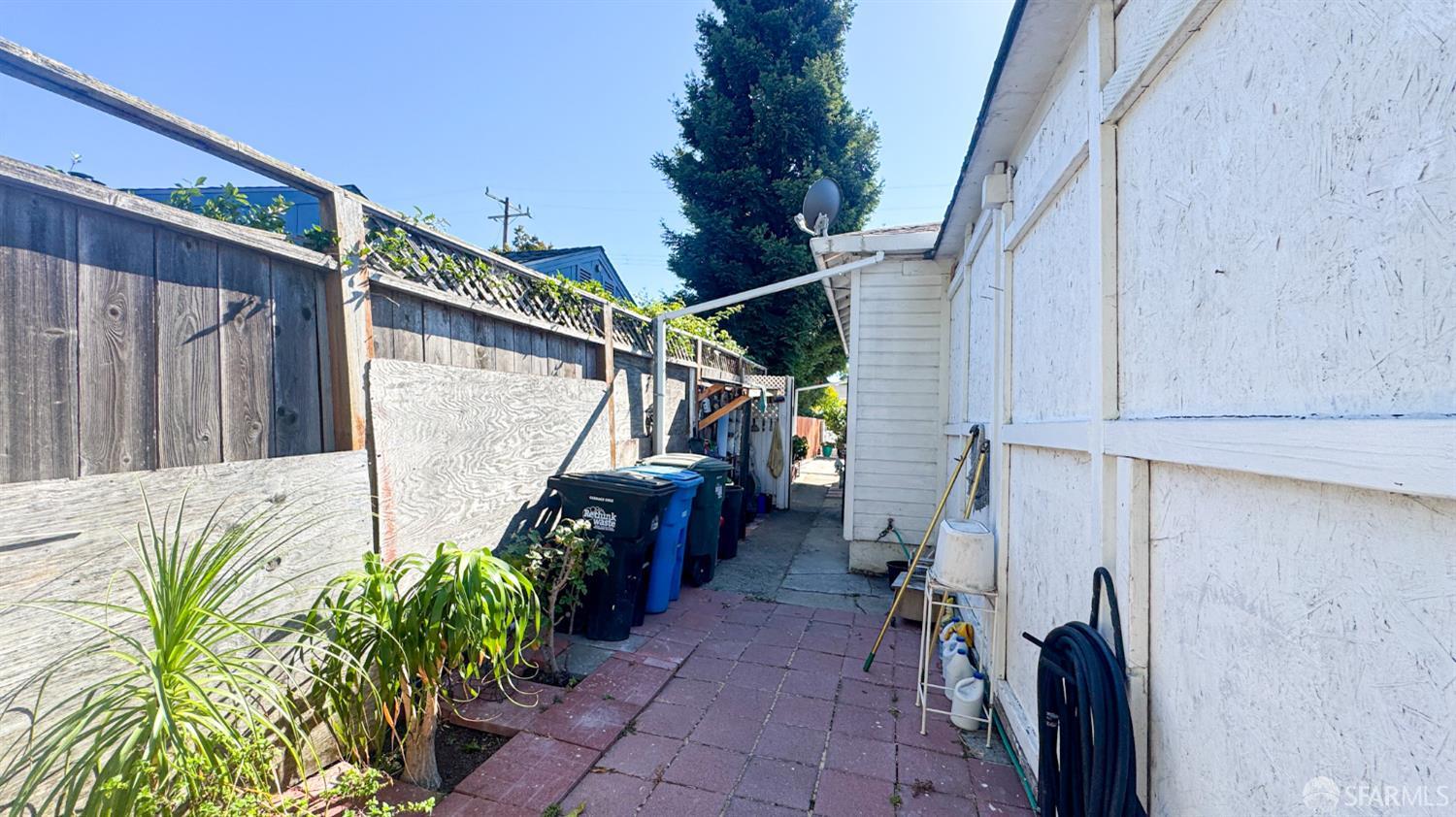 Detail Gallery Image 33 of 39 For 3071 Glendale Ave, Redwood City,  CA 94063 - 4 Beds | 2 Baths