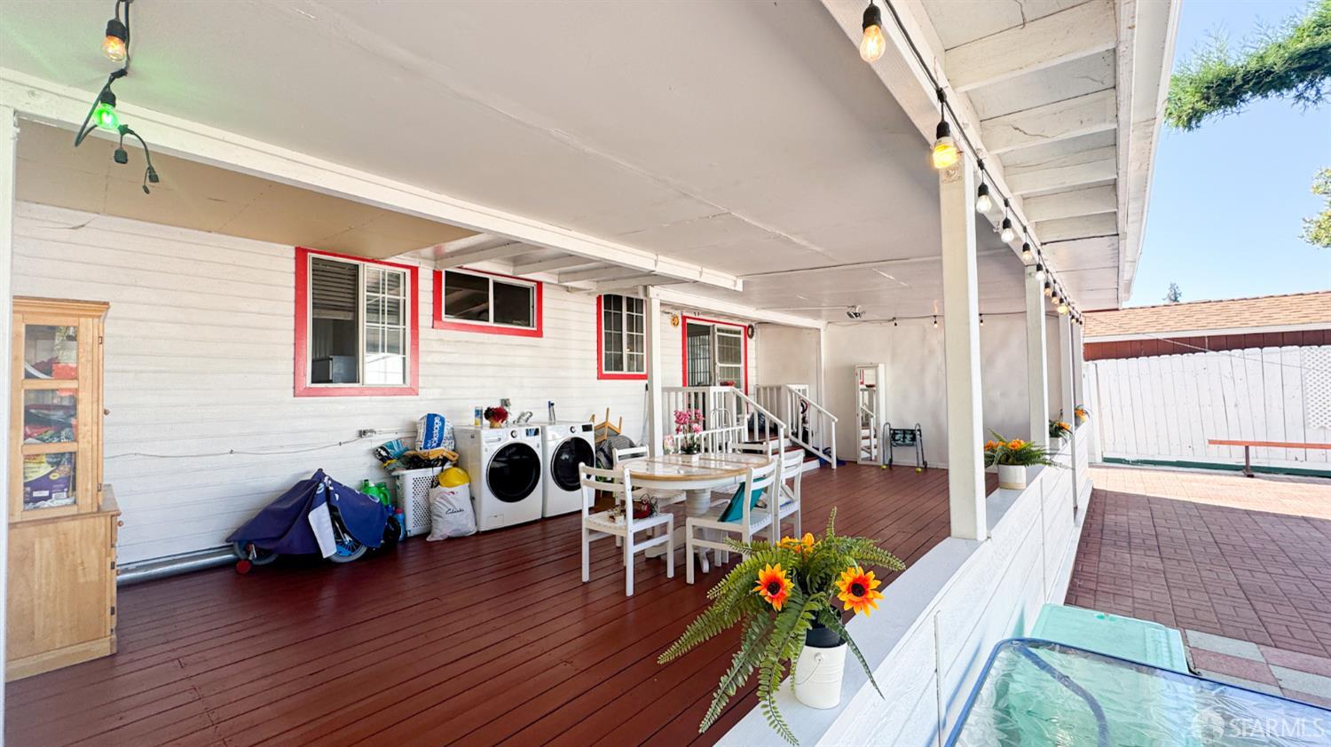 Detail Gallery Image 30 of 39 For 3071 Glendale Ave, Redwood City,  CA 94063 - 4 Beds | 2 Baths