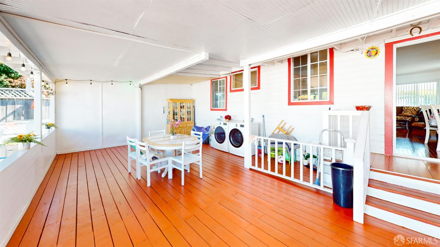 Detail Gallery Image 28 of 39 For 3071 Glendale Ave, Redwood City,  CA 94063 - 4 Beds | 2 Baths