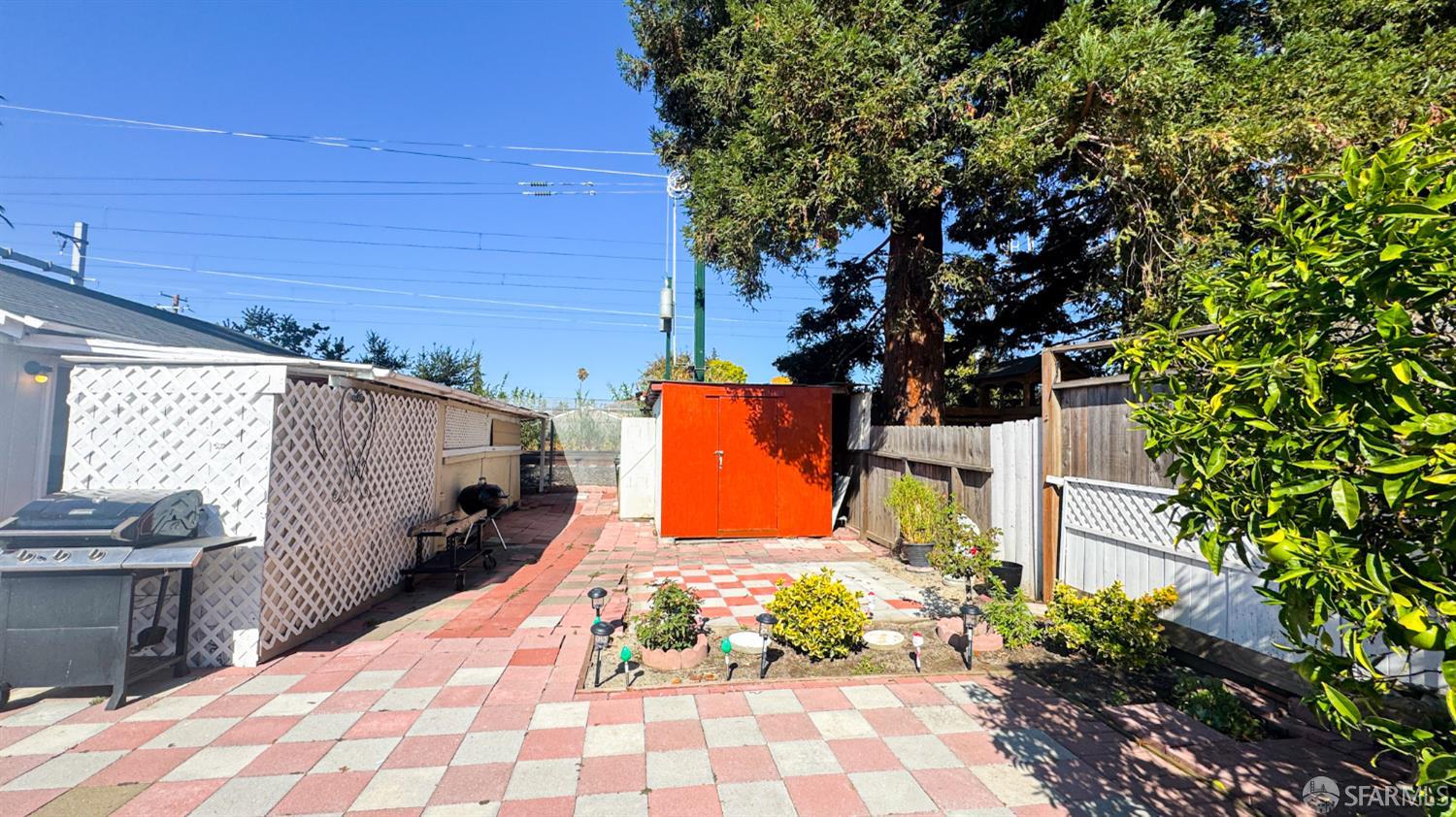 Detail Gallery Image 34 of 39 For 3071 Glendale Ave, Redwood City,  CA 94063 - 4 Beds | 2 Baths