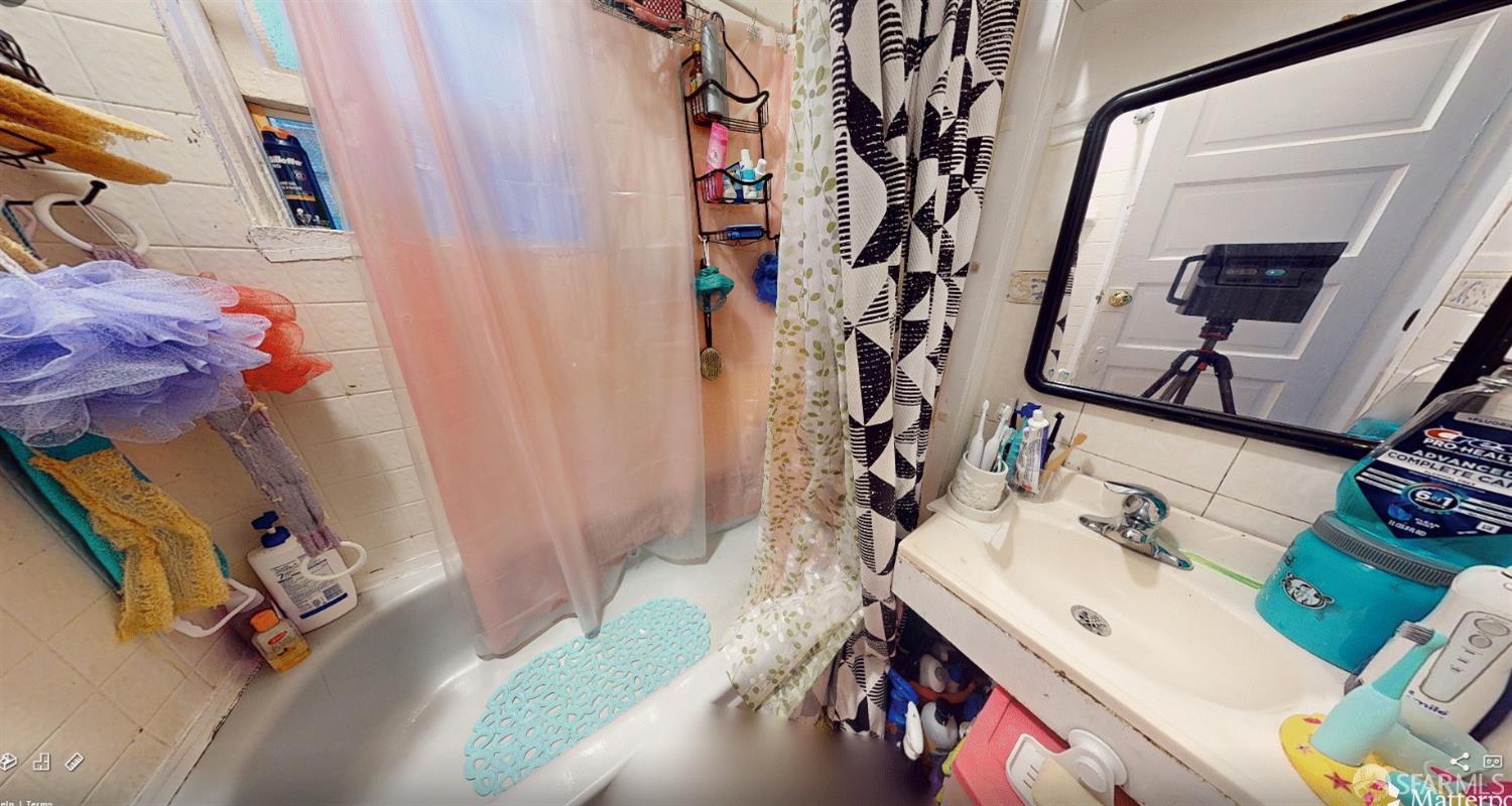 Photo #9: 425060761 Listing: Photo #9