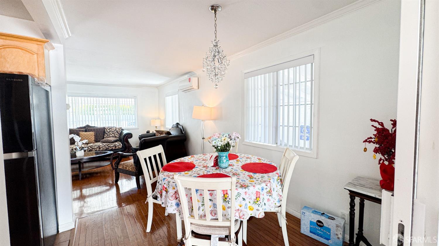 Detail Gallery Image 9 of 39 For 3071 Glendale Ave, Redwood City,  CA 94063 - 4 Beds | 2 Baths