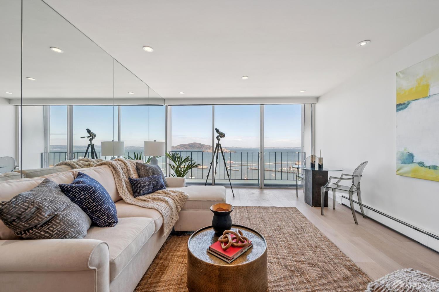 Photo #2: 425075203 Listing 