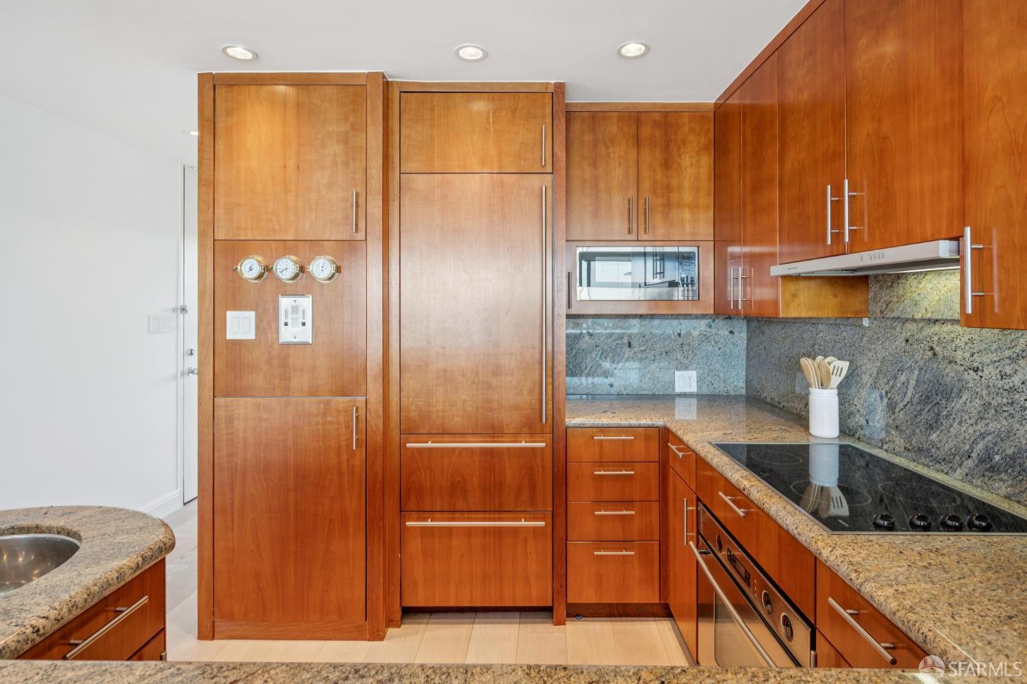 Photo #6: 425075203 Listing 