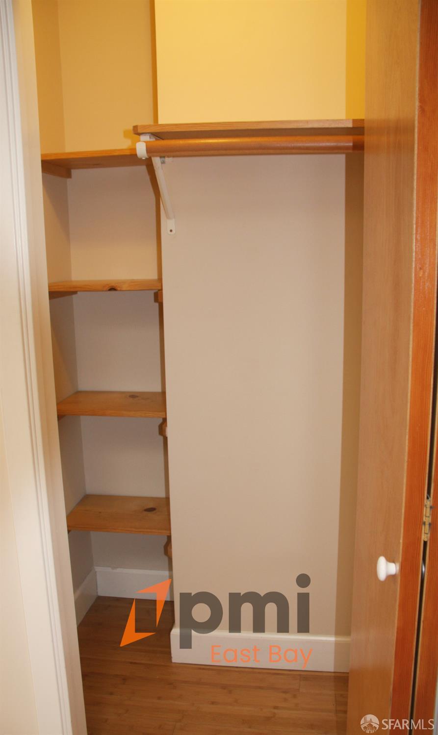 Detail Gallery Image 10 of 14 For 1501 37th Ave #APT B,  Oakland,  CA 94601 - 1 Beds | 2 Baths