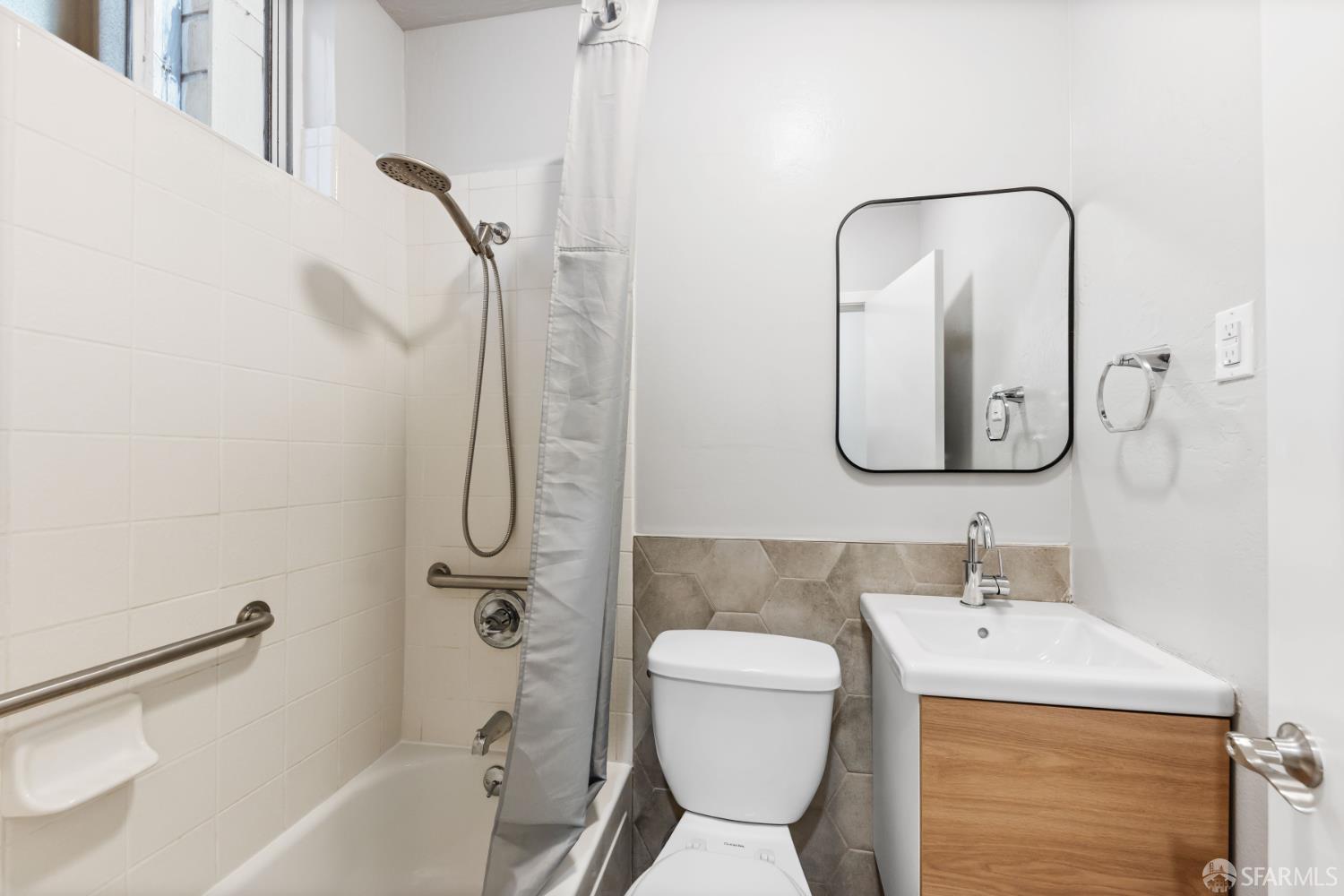 Detail Gallery Image 10 of 39 For 1255 19th Ave, San Francisco,  CA 94122 - – Beds | – Baths