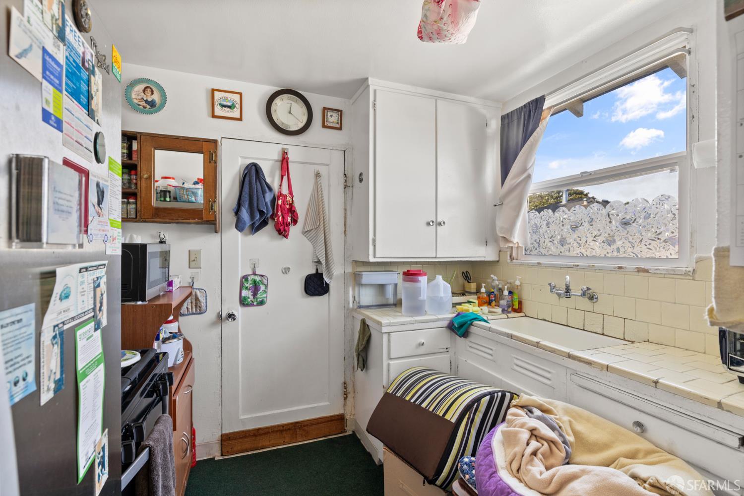 Detail Gallery Image 10 of 19 For 481 Rollins Rd, Burlingame,  CA 94010 - – Beds | – Baths