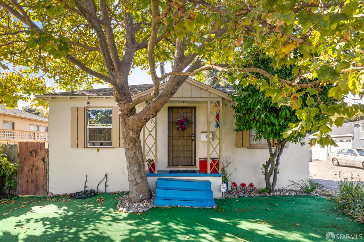 Detail Gallery Image 2 of 19 For 481 Rollins Rd, Burlingame,  CA 94010 - – Beds | – Baths