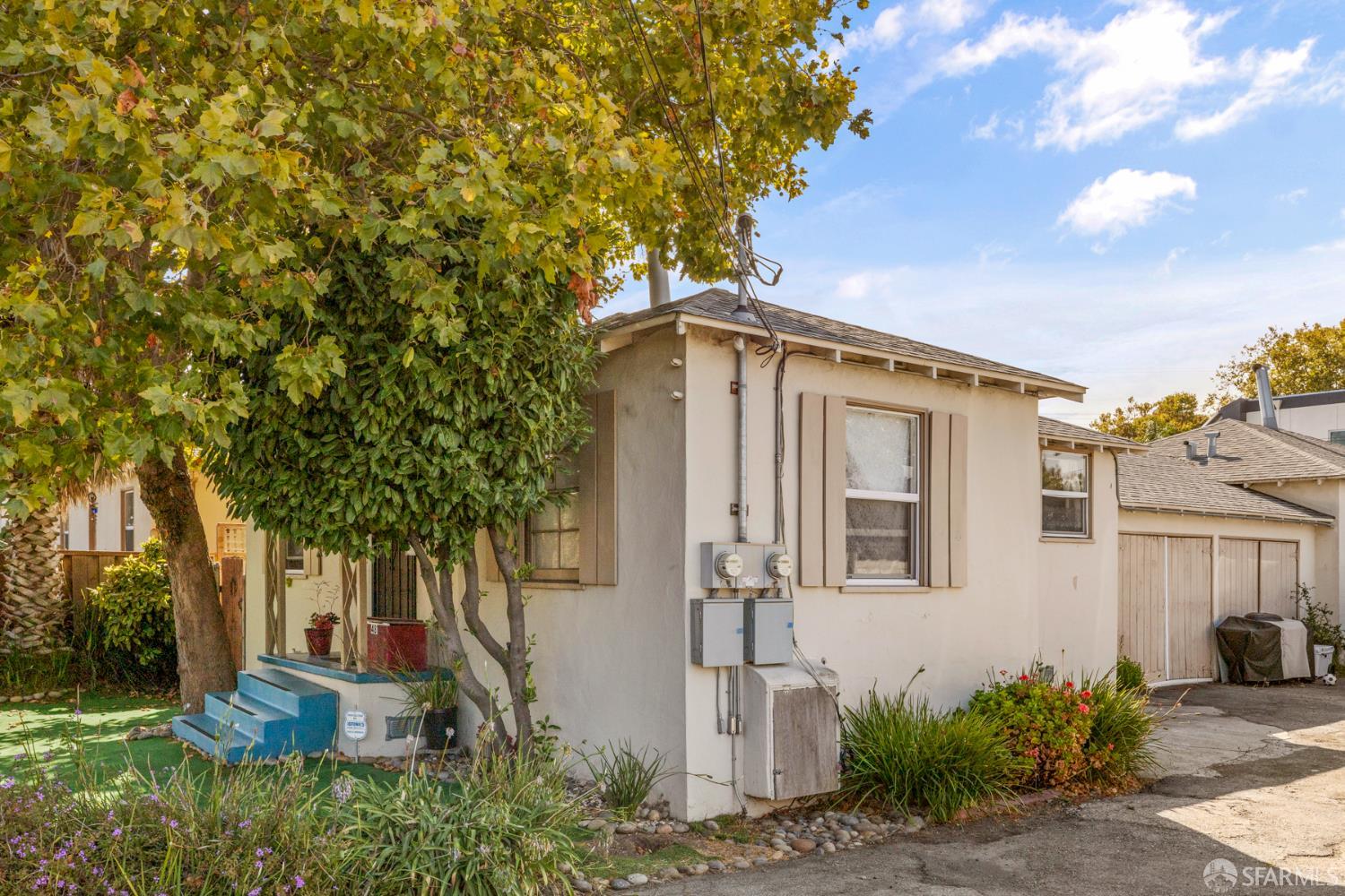 Detail Gallery Image 3 of 19 For 481 Rollins Rd, Burlingame,  CA 94010 - – Beds | – Baths