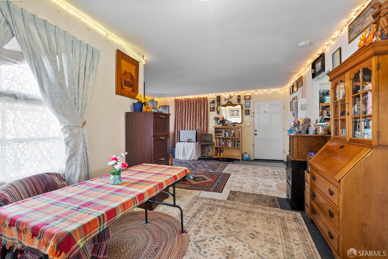 Detail Gallery Image 9 of 19 For 481 Rollins Rd, Burlingame,  CA 94010 - – Beds | – Baths