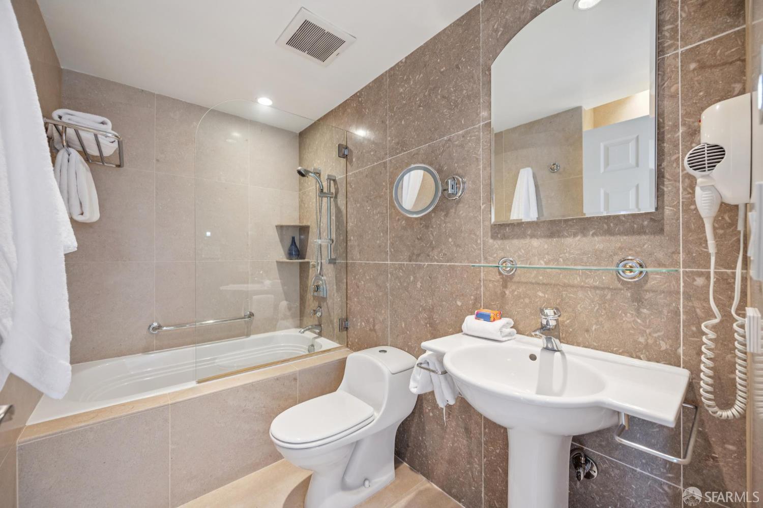 Photo #10: 425075203 Listing: Photo #10