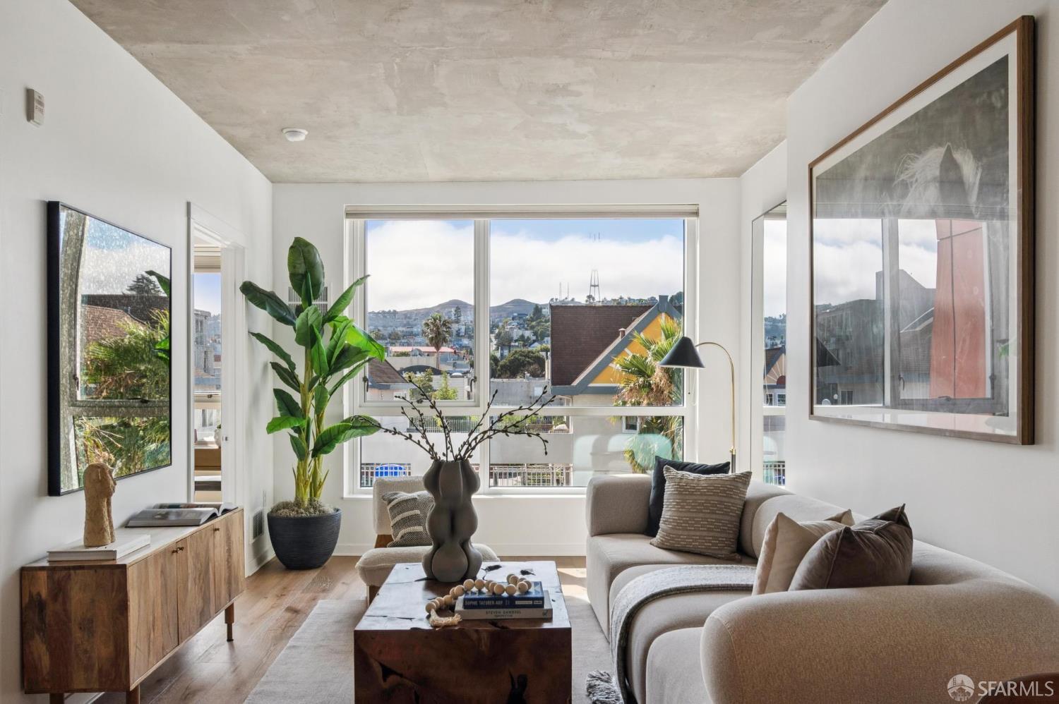 Photo #2: 425075874 Listing: Photo #2