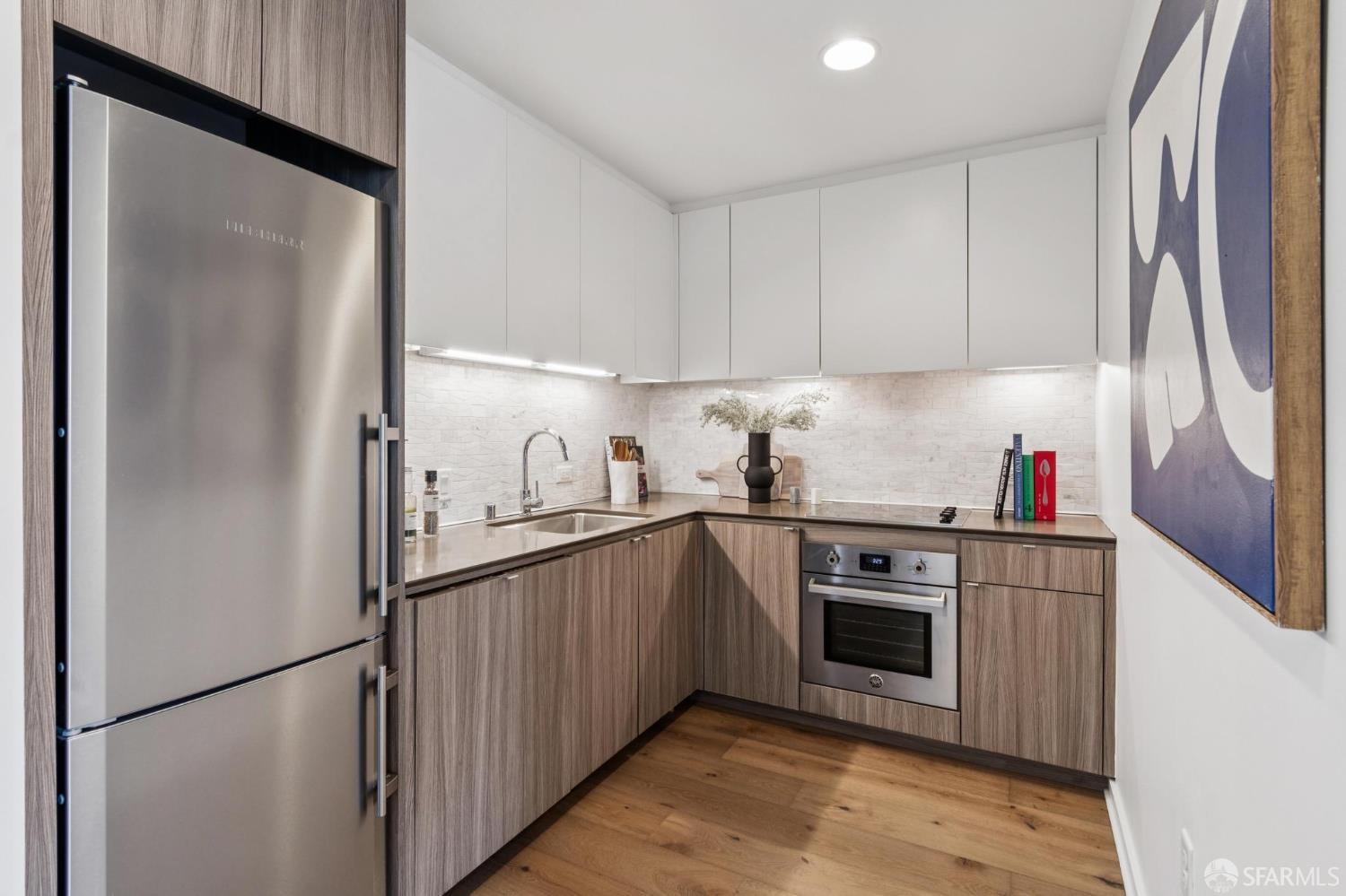 Photo #6: 425075874 Listing: Photo #6