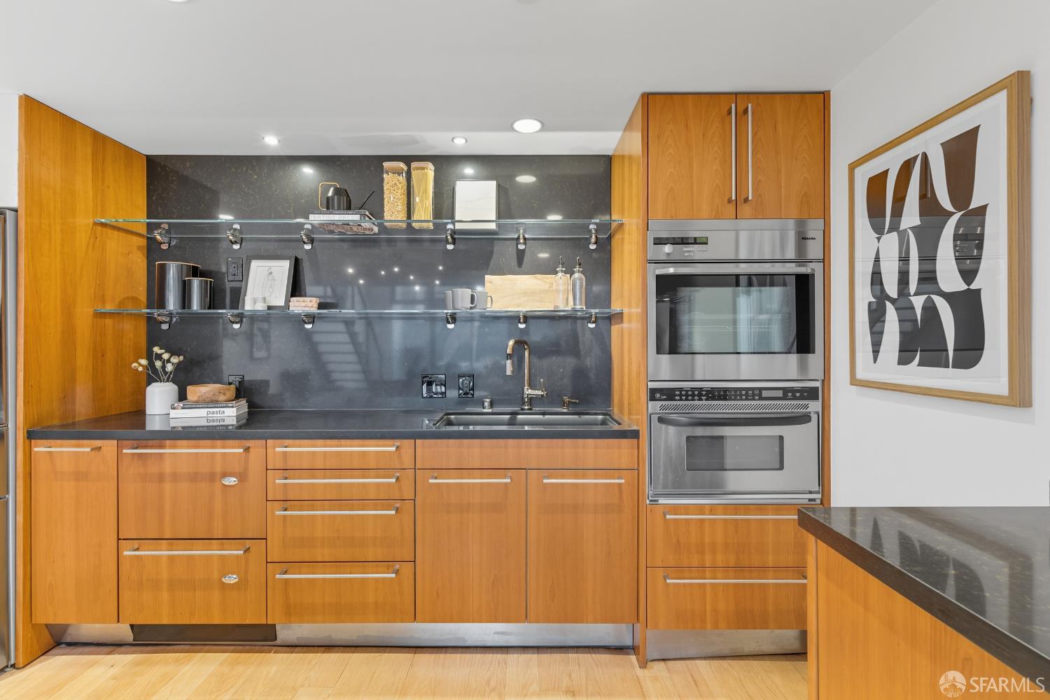 Photo #13: 425058165 Listing: Photo #13
