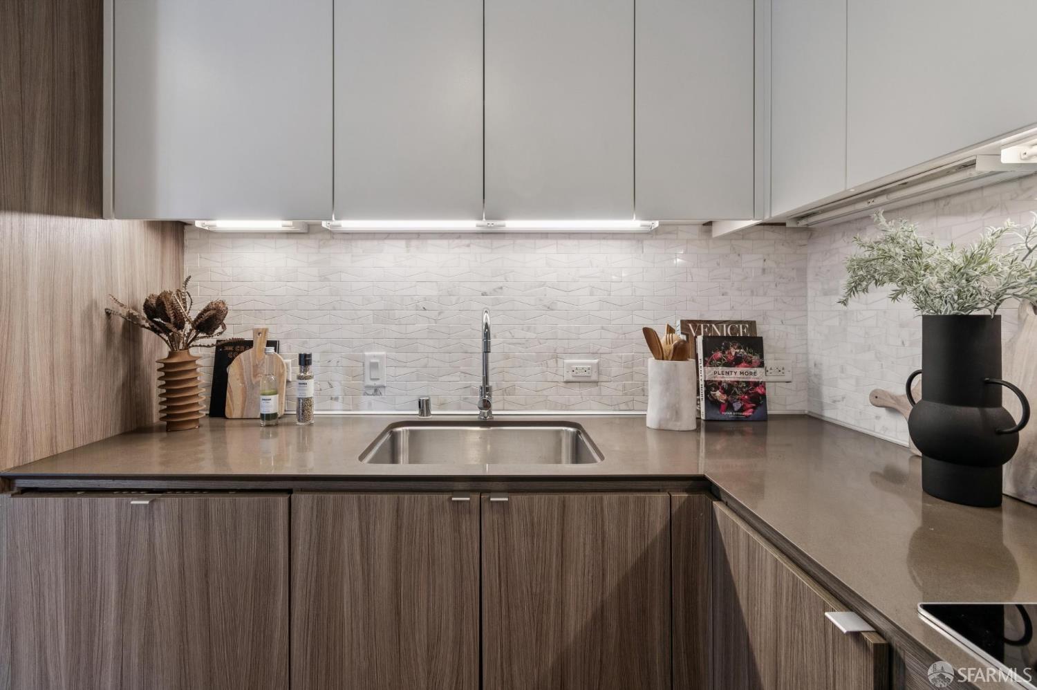 Photo #7: 425075874 Listing: Photo #7