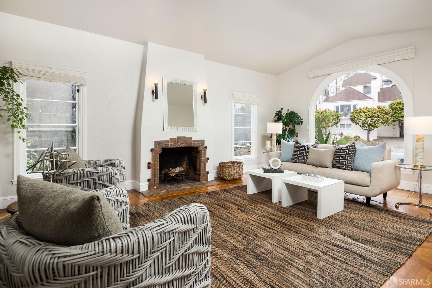 Detail Gallery Image 4 of 28 For 245 Westgate Dr, San Francisco,  CA 94127 - 3 Beds | 2 Baths