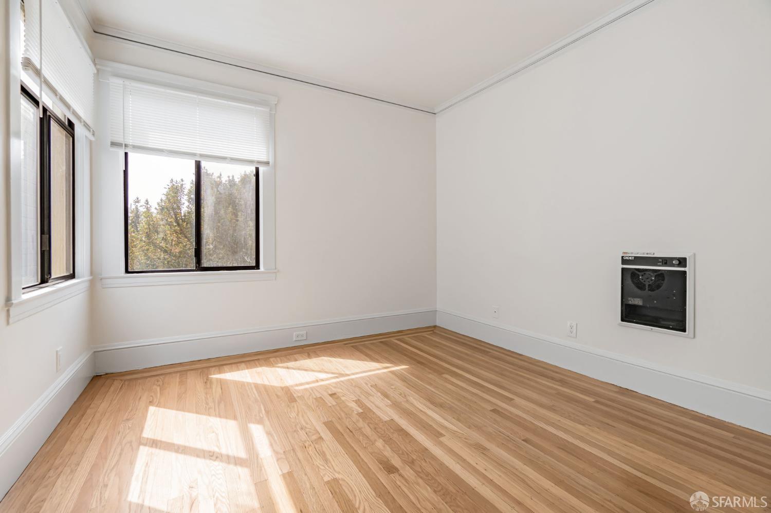 Detail Gallery Image 4 of 46 For 2201 Clement St, San Francisco,  CA 94121 - – Beds | – Baths