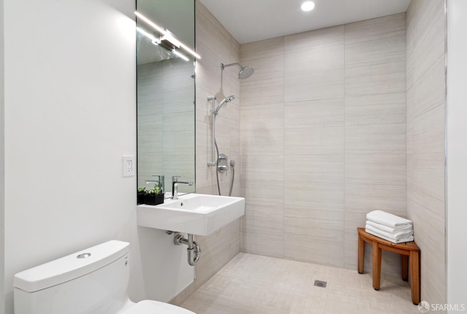 Photo #10: 425075772 Listing: Photo #10