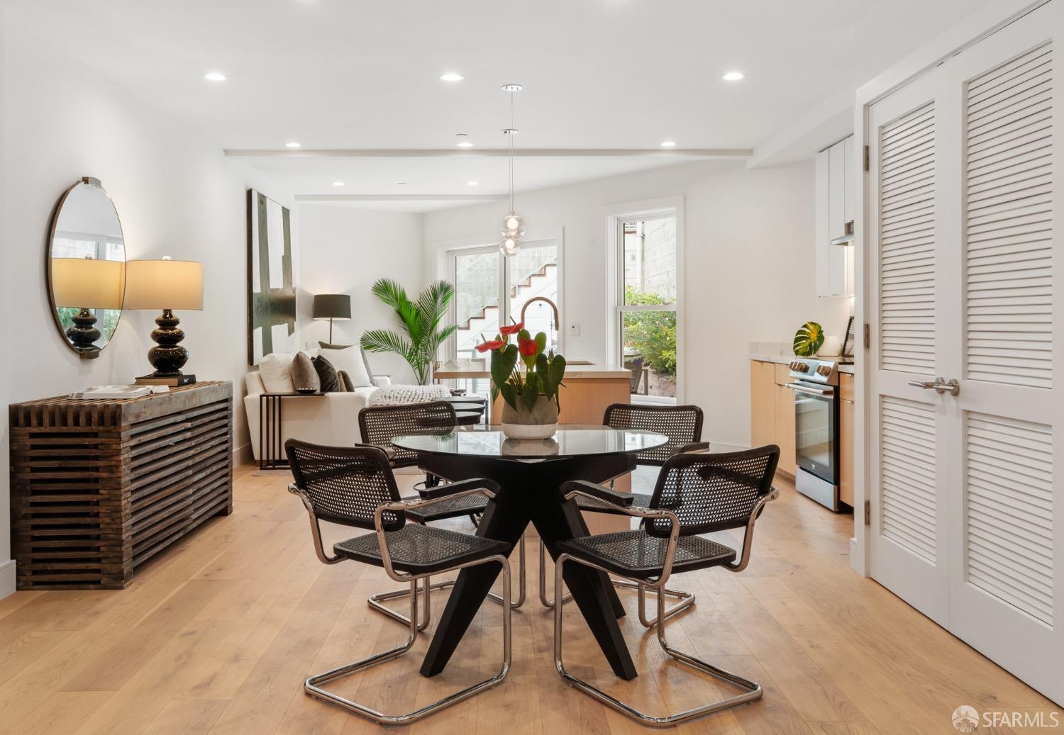 Photo #3: 425075772 Listing 