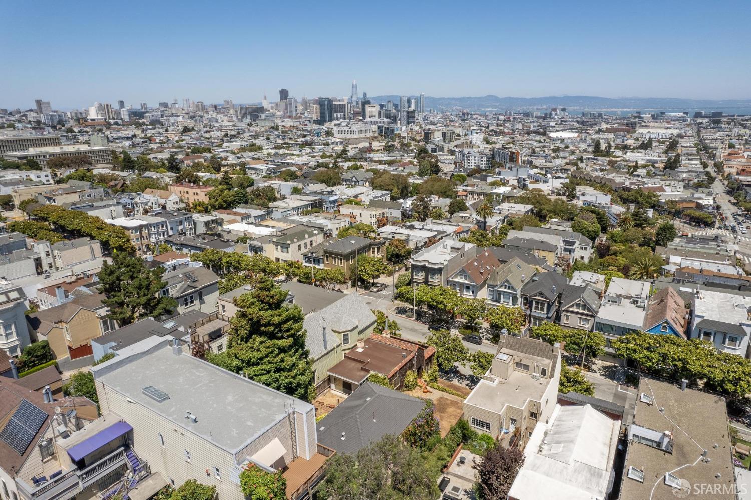 Detail Gallery Image 12 of 20 For 262 Castro St, San Francisco,  CA 94114 - 2 Beds | 2 Baths