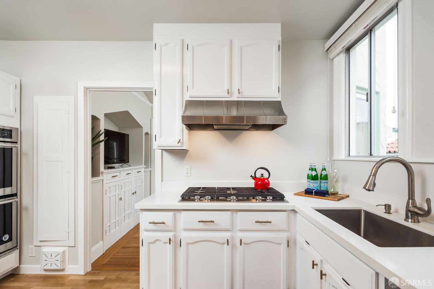 Detail Gallery Image 8 of 28 For 245 Westgate Dr, San Francisco,  CA 94127 - 3 Beds | 2 Baths