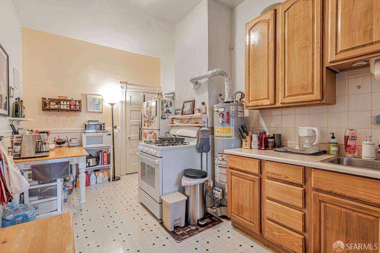 Detail Gallery Image 4 of 17 For 334 4th Ave, San Francisco,  CA 94118 - – Beds | – Baths