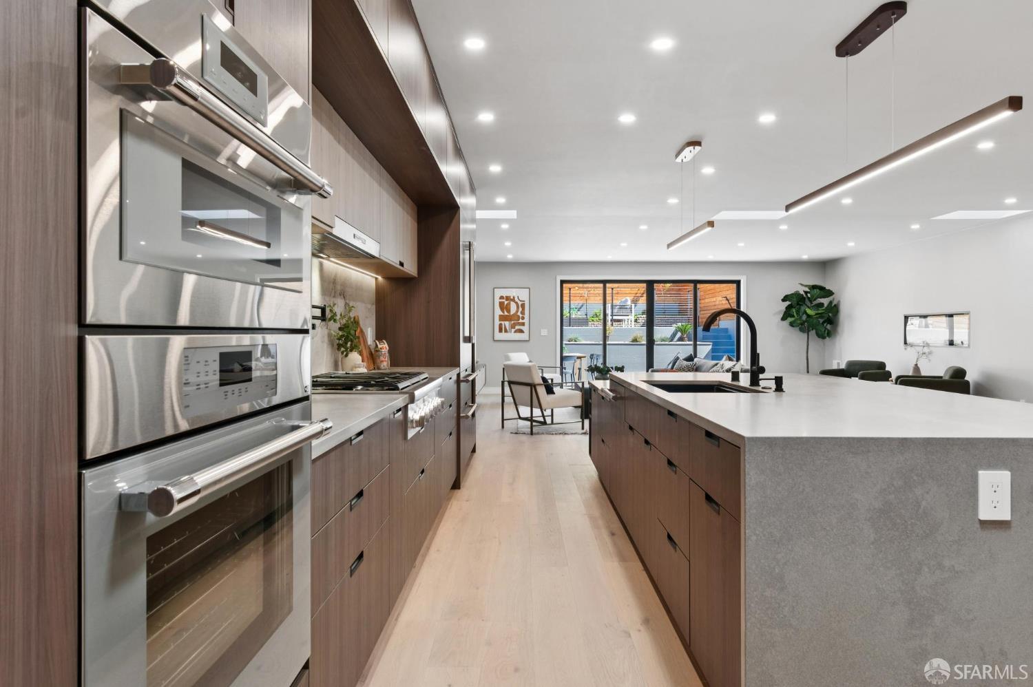 Detail Gallery Image 22 of 99 For 2042 23rd Ave, San Francisco,  CA 94116 - 3 Beds | 3/1 Baths