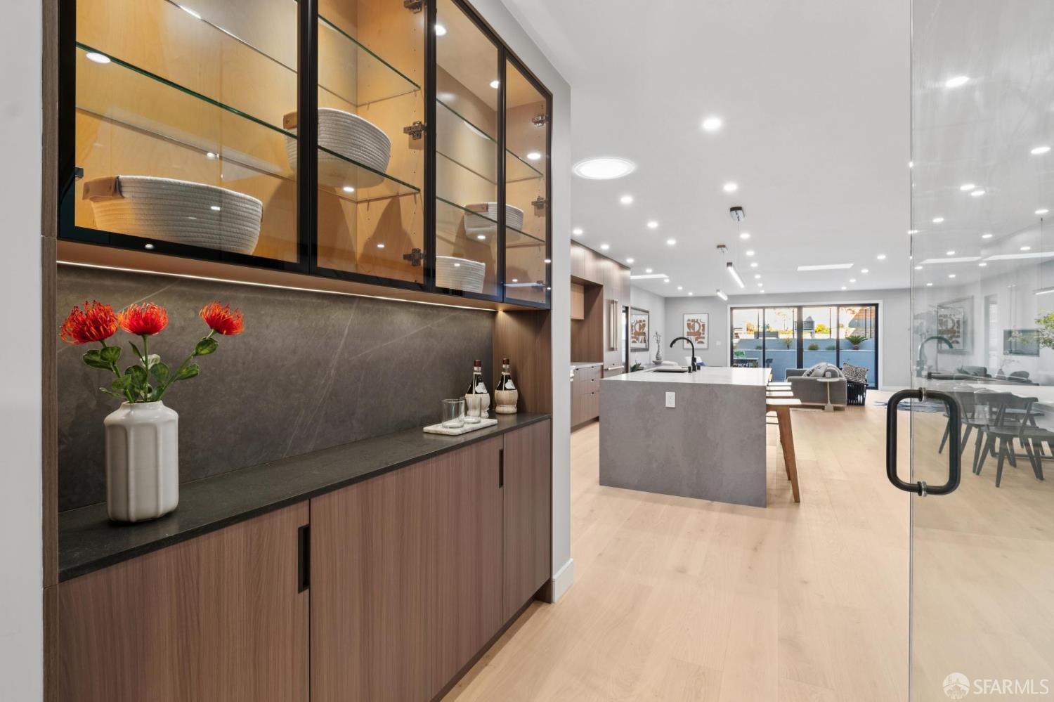 Detail Gallery Image 8 of 99 For 2042 23rd Ave, San Francisco,  CA 94116 - 3 Beds | 3/1 Baths