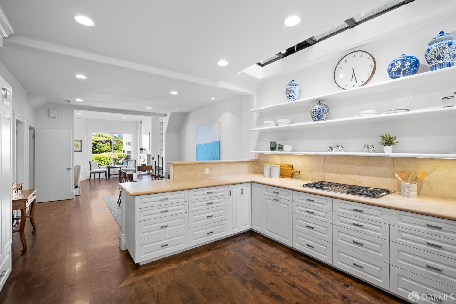 Detail Gallery Image 14 of 73 For 2341 Leavenworth St, San Francisco,  CA 94133 - 4 Beds | 4 Baths