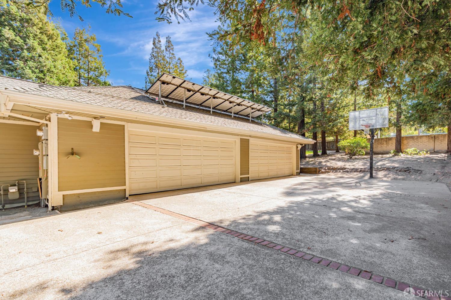 Detail Gallery Image 73 of 79 For 165 Pine Creek Rd, Walnut Creek,  CA 94598 - 4 Beds | 3/1 Baths