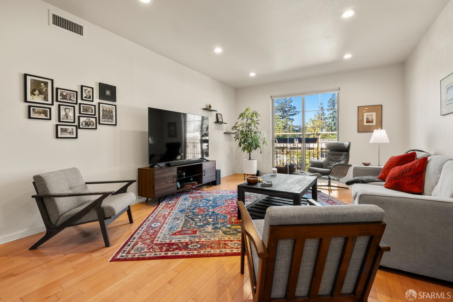 Detail Gallery Image 5 of 45 For 21 N 2nd St #306,  Campbell,  CA 95008 - 2 Beds | 2 Baths