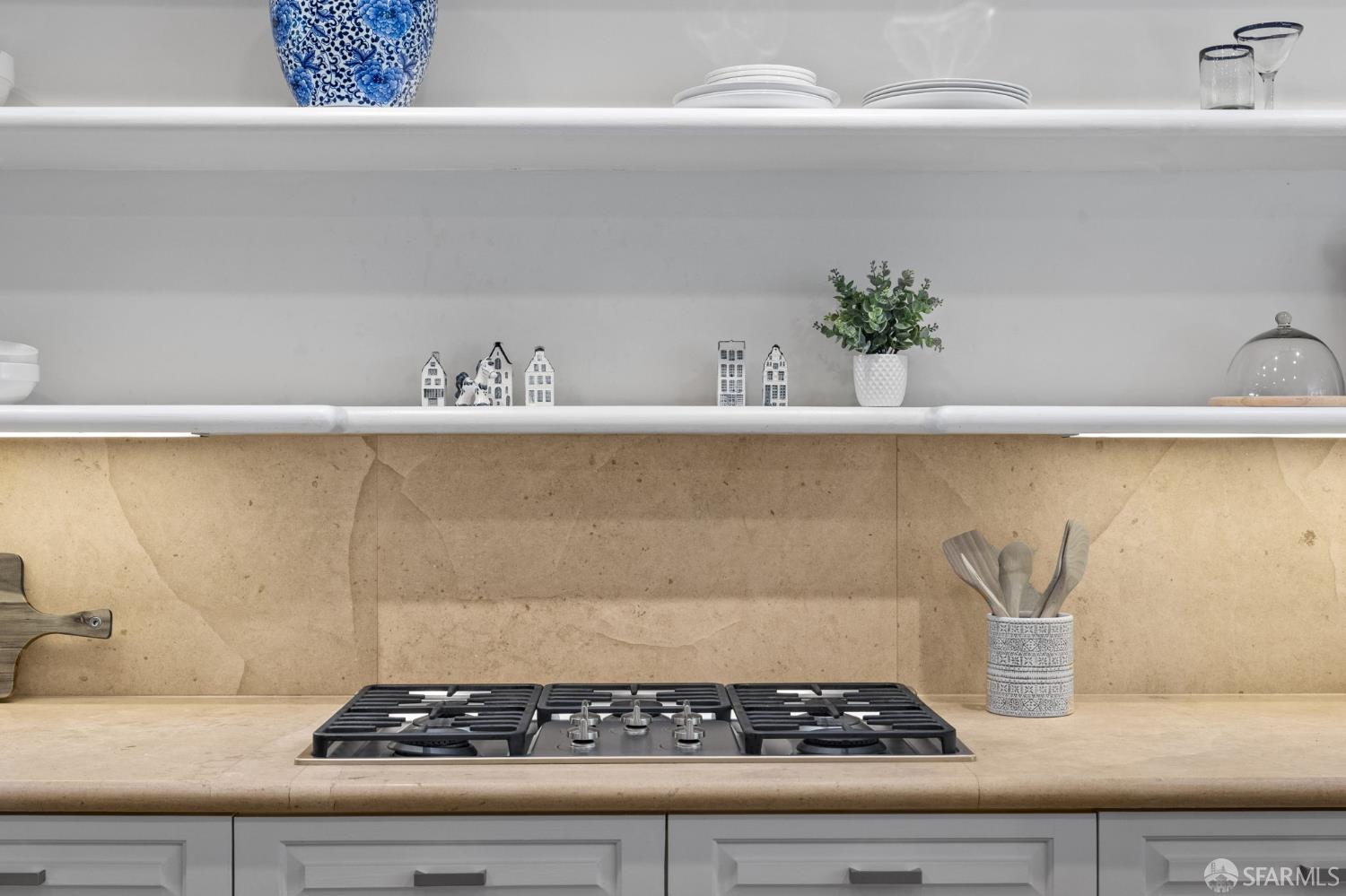 Detail Gallery Image 18 of 73 For 2341 Leavenworth St, San Francisco,  CA 94133 - 4 Beds | 4 Baths