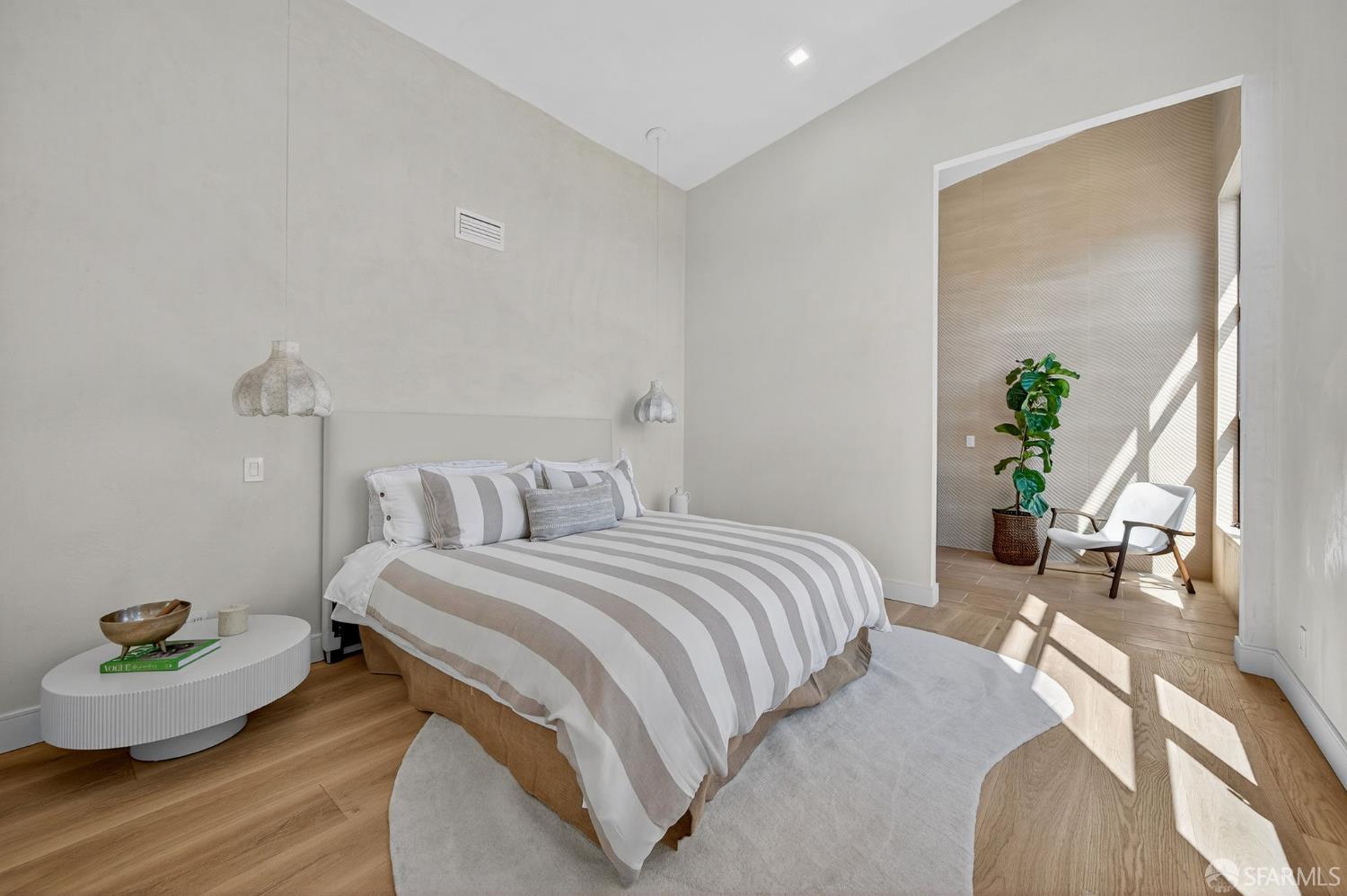 Detail Gallery Image 10 of 31 For 205 Crestview Dr, Orinda,  CA 94563 - 6 Beds | 6/1 Baths