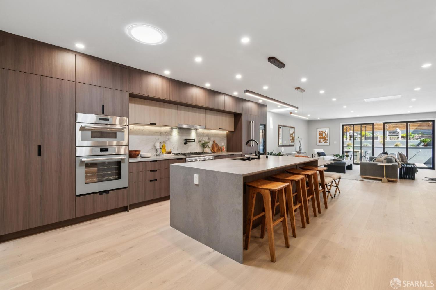 Detail Gallery Image 10 of 99 For 2042 23rd Ave, San Francisco,  CA 94116 - 3 Beds | 3/1 Baths