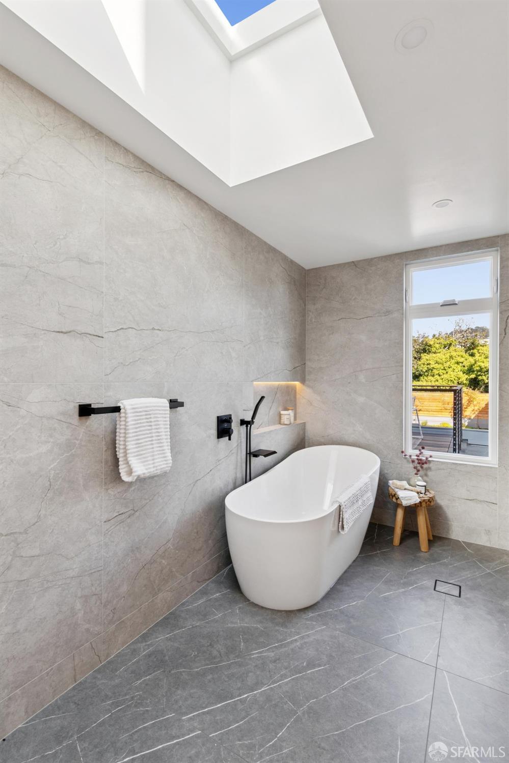 Detail Gallery Image 63 of 99 For 2042 23rd Ave, San Francisco,  CA 94116 - 3 Beds | 3/1 Baths