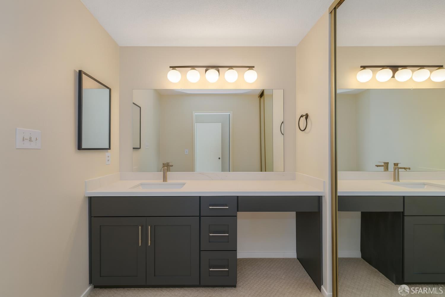 Photo #5: 425076146 Listing 