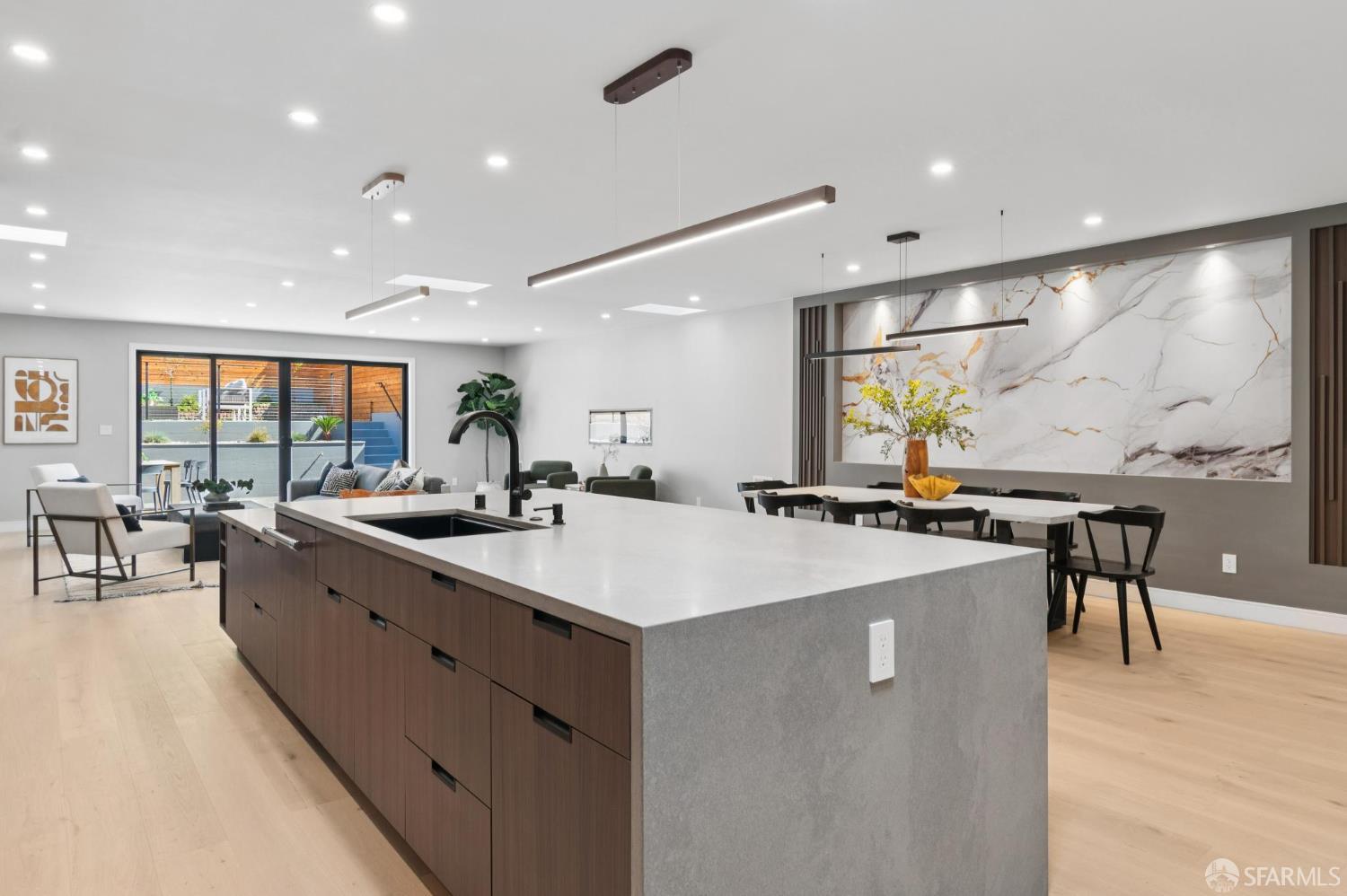 Detail Gallery Image 18 of 99 For 2042 23rd Ave, San Francisco,  CA 94116 - 3 Beds | 3/1 Baths