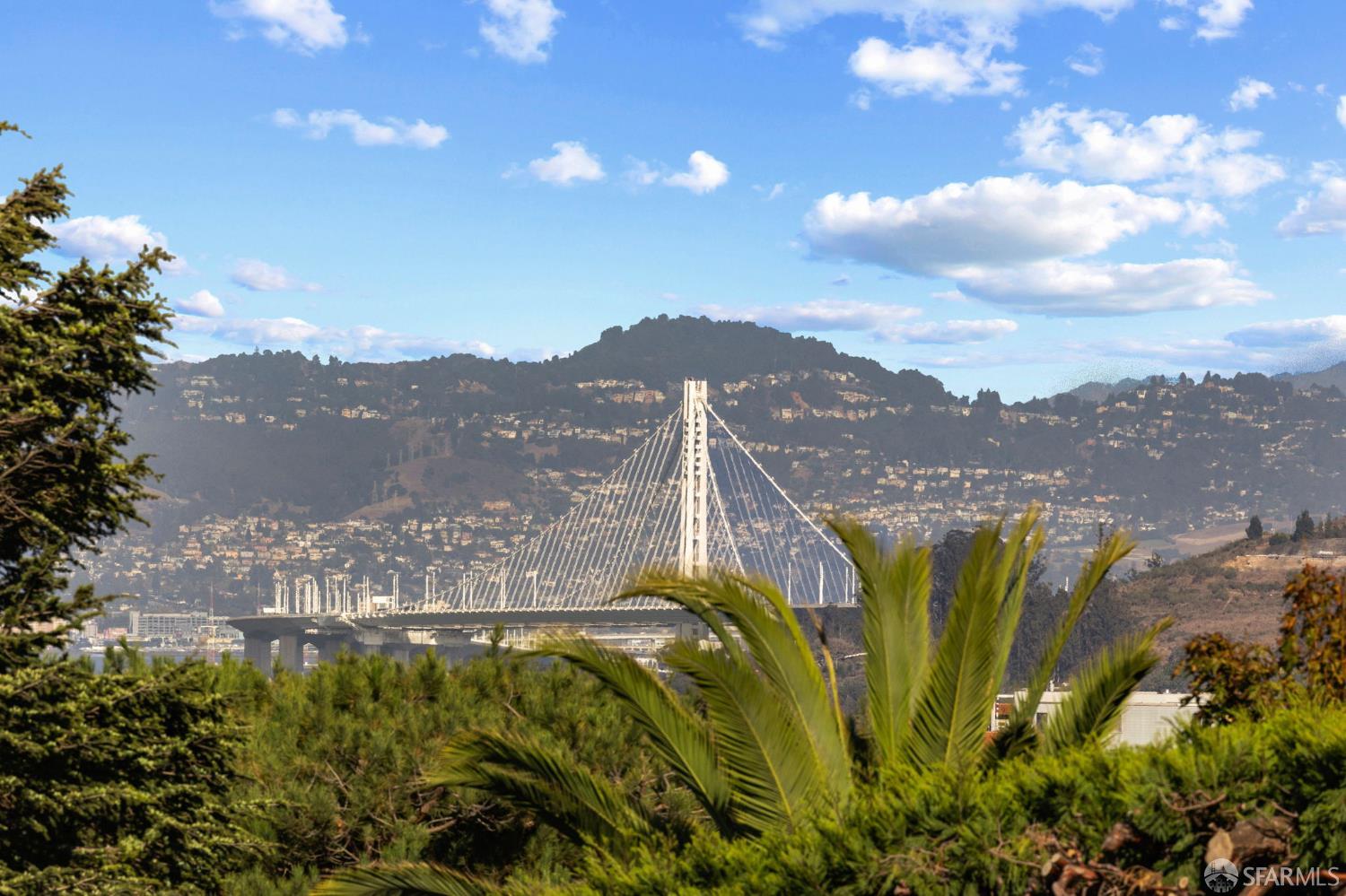 Detail Gallery Image 42 of 73 For 2341 Leavenworth St, San Francisco,  CA 94133 - 4 Beds | 4 Baths