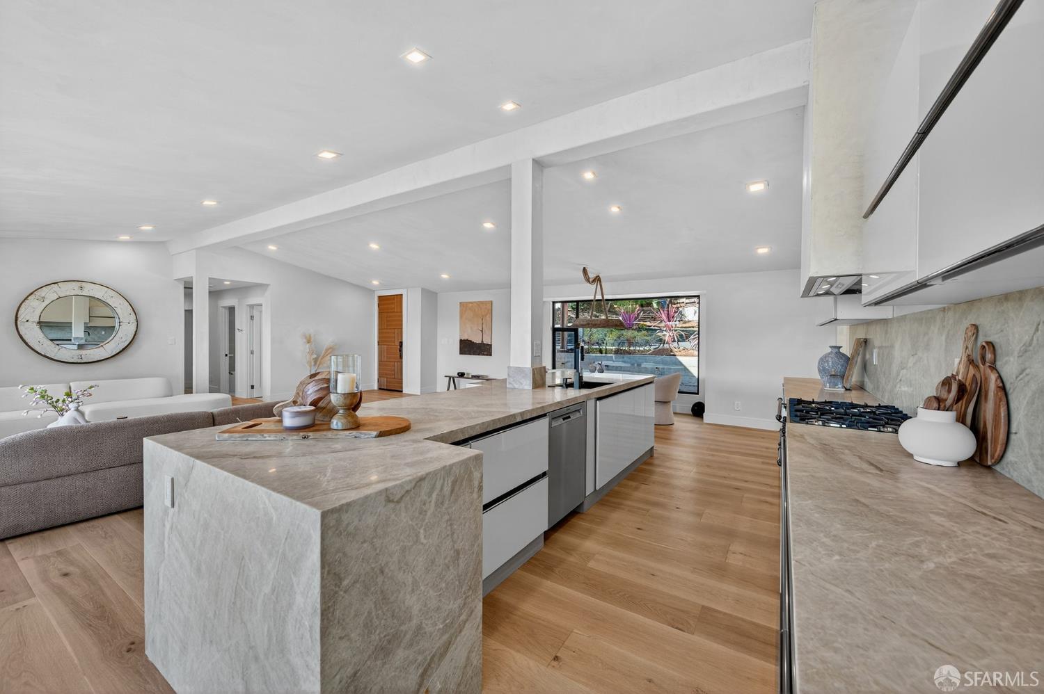 Detail Gallery Image 7 of 31 For 205 Crestview Dr, Orinda,  CA 94563 - 6 Beds | 6/1 Baths