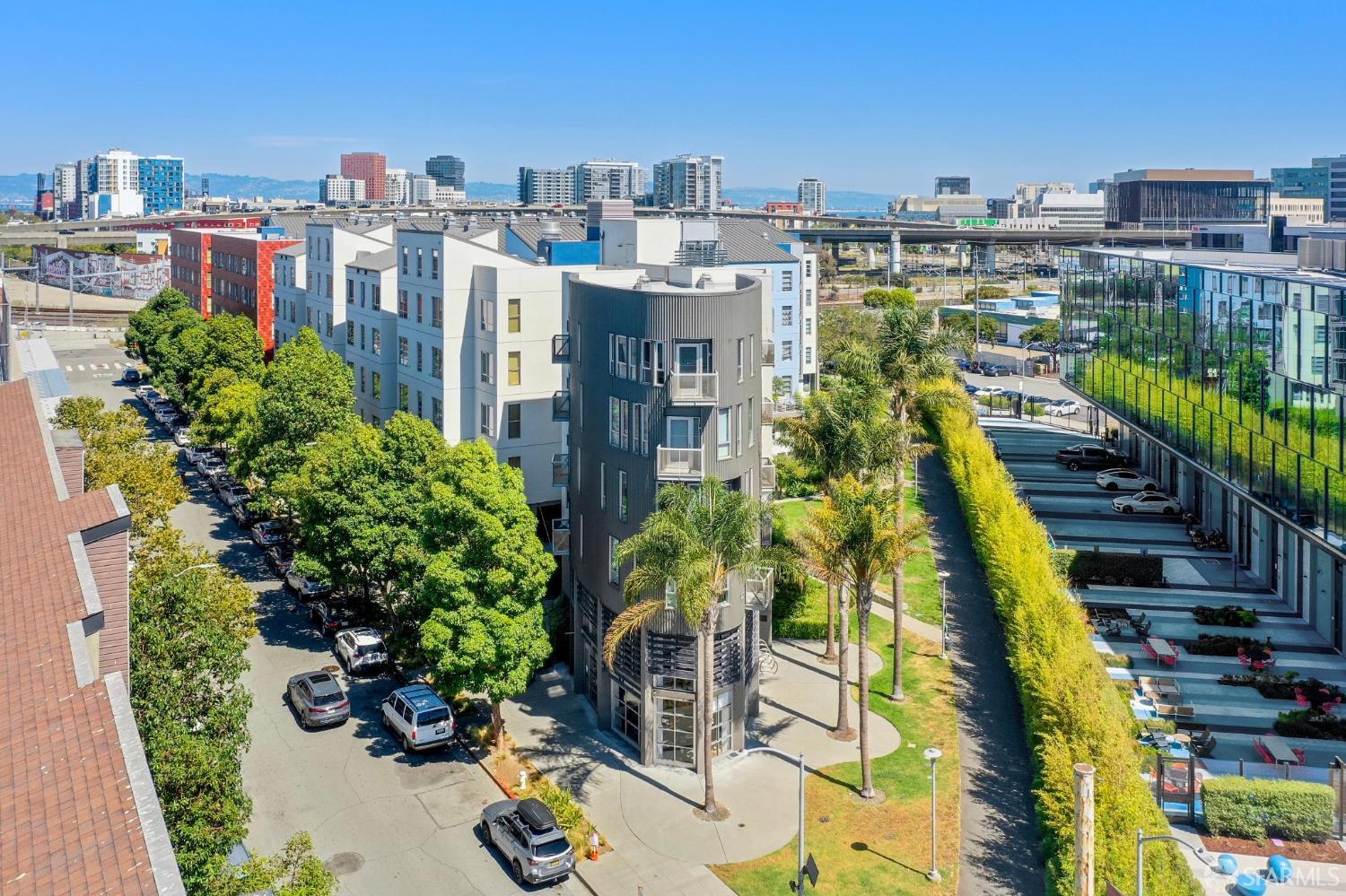 Detail Gallery Image 3 of 12 For 637 King St #R1,  San Francisco,  CA 94107 - – Beds | – Baths