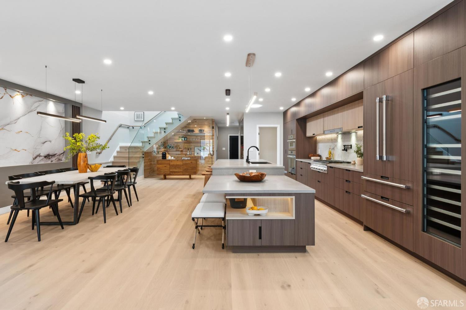 Detail Gallery Image 14 of 99 For 2042 23rd Ave, San Francisco,  CA 94116 - 3 Beds | 3/1 Baths