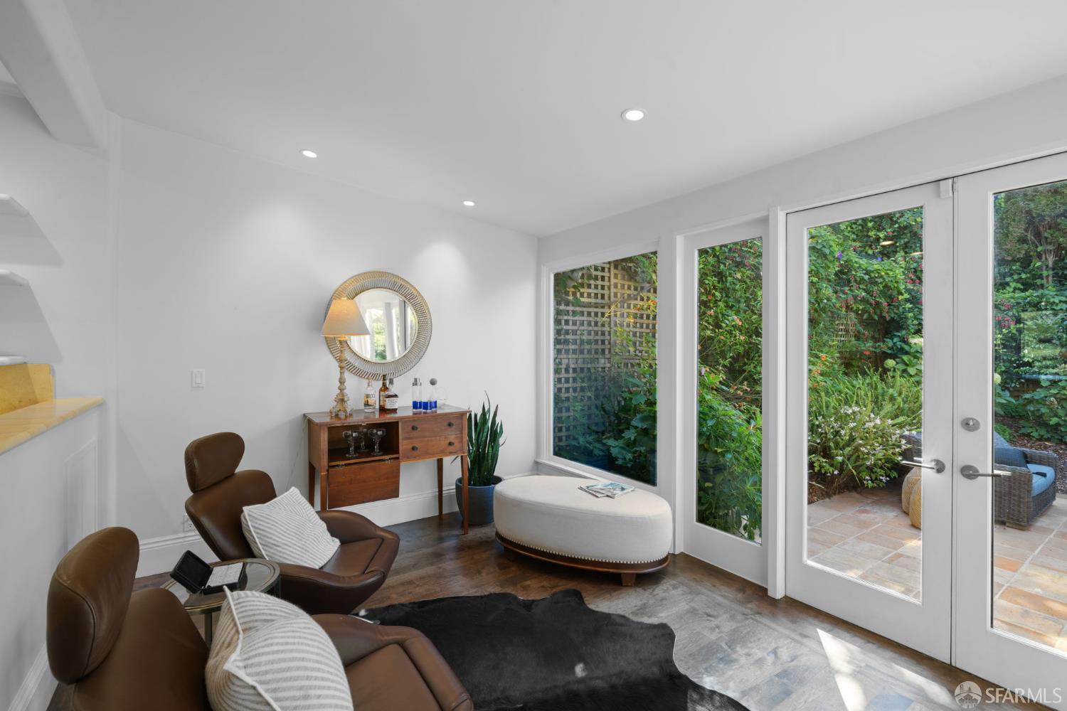 Detail Gallery Image 23 of 73 For 2341 Leavenworth St, San Francisco,  CA 94133 - 4 Beds | 4 Baths